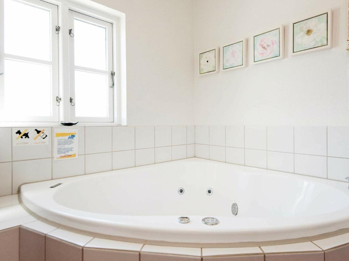 6 Person Holiday Home In Bl Vand Blåvand Eksteriør bilde